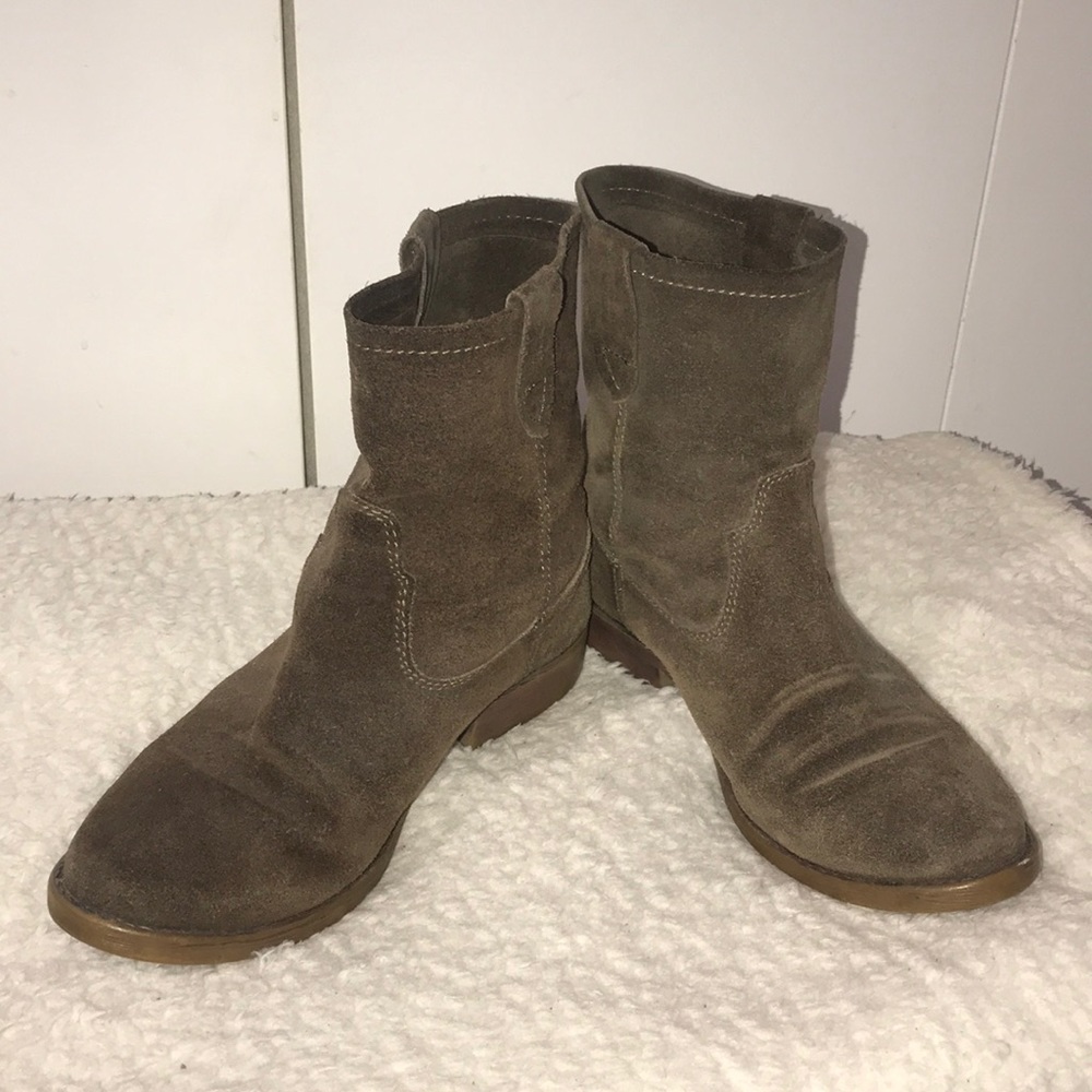 ZIGI Soho suede ankle boats